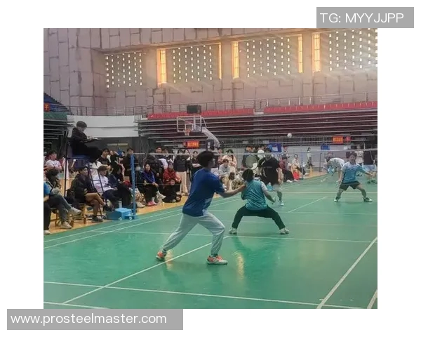 羽毛球世界冠军亲授技能点燃校园体育节激情精彩瞬间