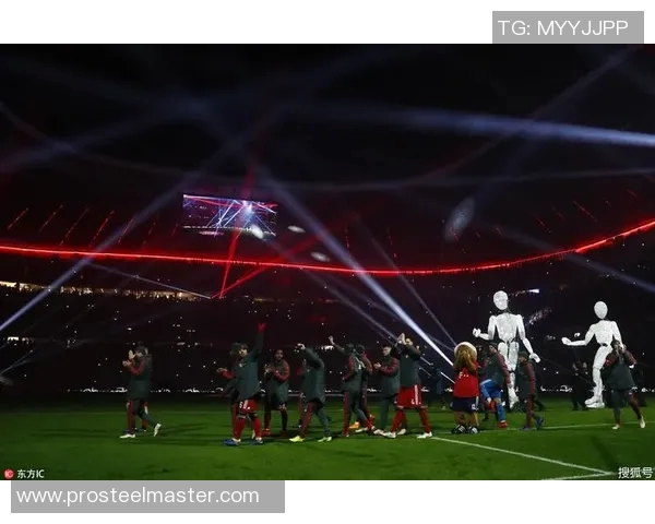 球迷连夜排队抢购限量球衣场面如演唱会引发热烈关注 球迷连夜排队抢购限量球衣场面如演唱会引发热烈关注