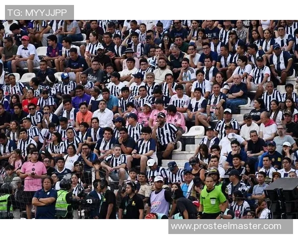 世界杯预选赛月度最佳球员荣誉归属实至名归展现卓越实力